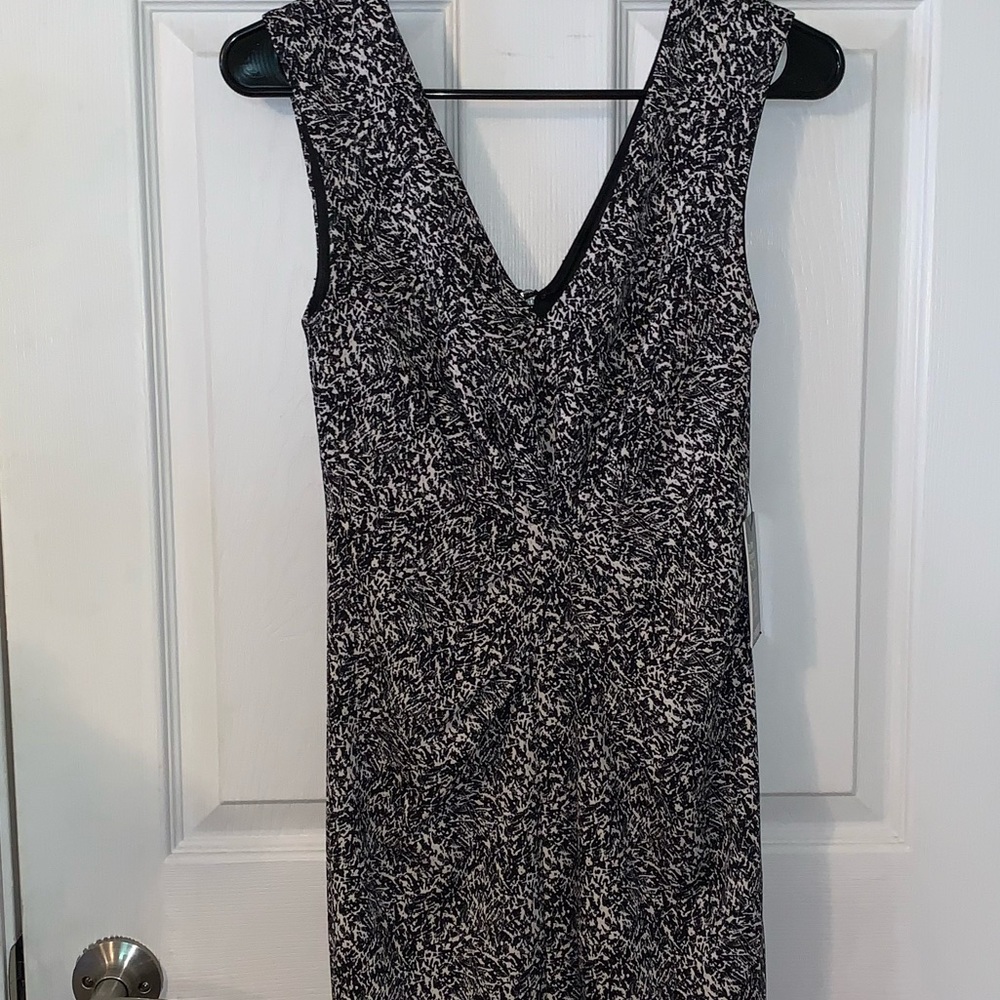 Express Pattern Dress - Picture 2 of 6